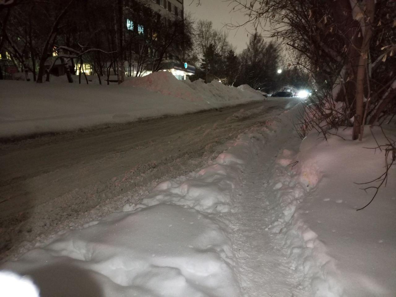 Фото Новосибирцы добираются до перинатального центра в темноте из-за отсутствия освещения 2